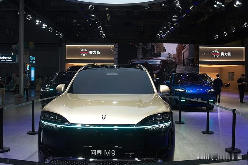 全国MPV汽车五强：

1. 腾势D9 DM-i，销量为92988辆
2. 丰田赛那，销量92214辆
3. 丰田格瑞维亚，销量70579辆
4. 传祺M8，销量65126辆
5. 别克GL8，销量56853辆

成都车展现场，问界M9展位一直围着很多观众。近距离体验这台大型六座SUV，第一感觉空间