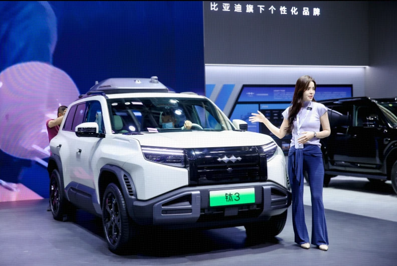 方程豹钛3西安车展震撼上市