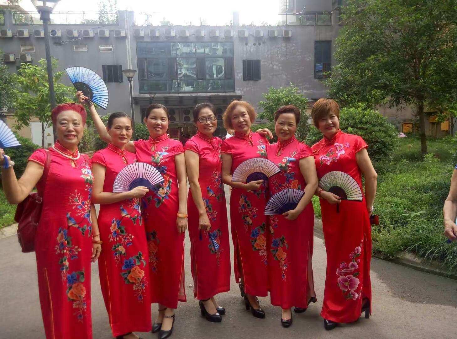 <p>旗袍美人 旗袍秀一秀女子好温柔 中国民族民间舞 旗袍美女 爱旗袍...