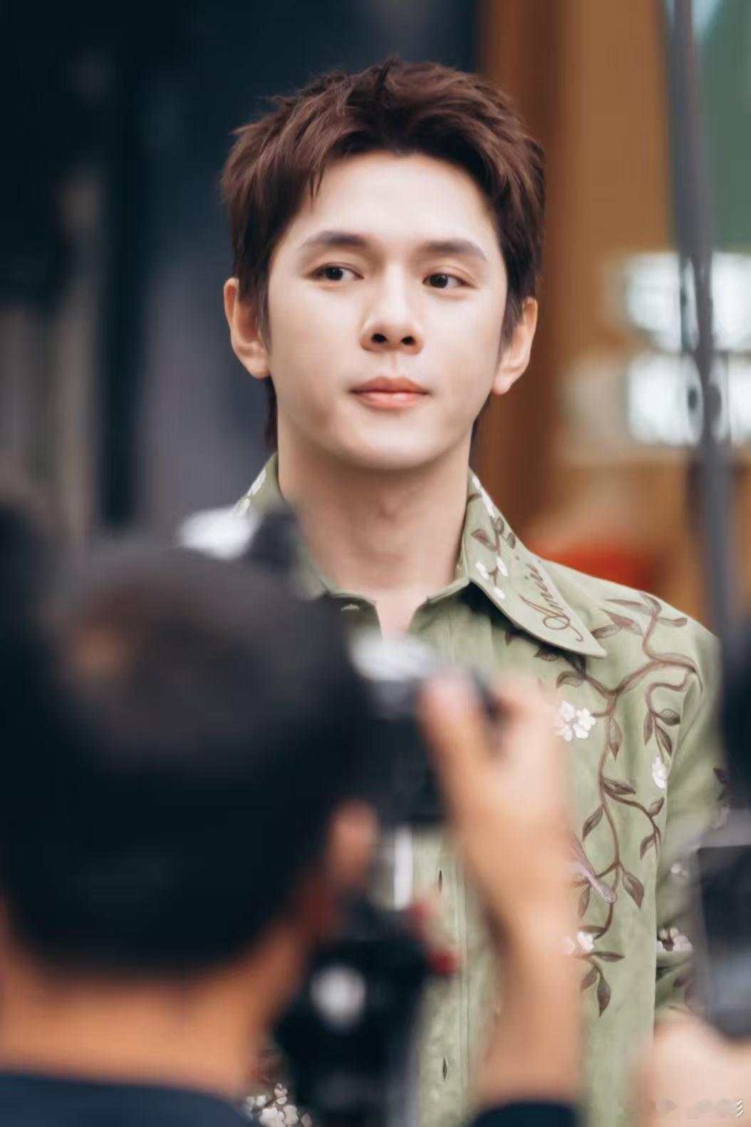 #李佳琦luke版给本人吓坏了# 网友AI的luke李佳琦把本人吓坏了，做足心理准备还是不敢认，太逗了！ ​