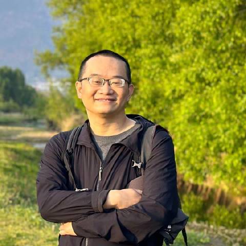 李微敖