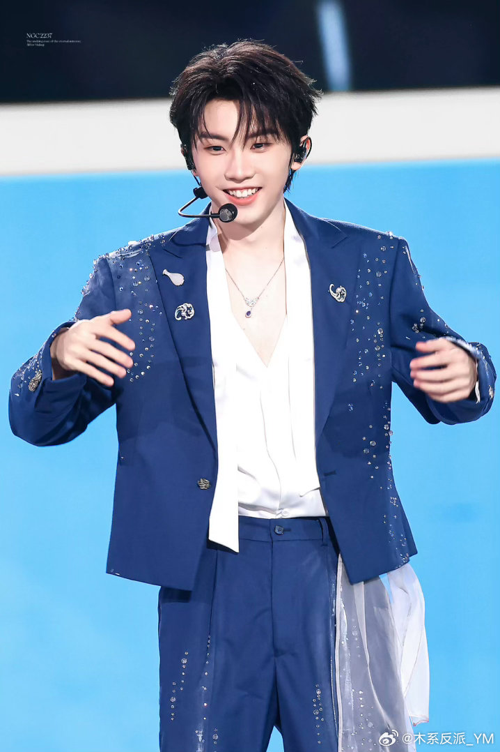 “为什么要在乎外界的反馈事什么样子呢？继续就好了呀！该怎么样就怎么样啊...