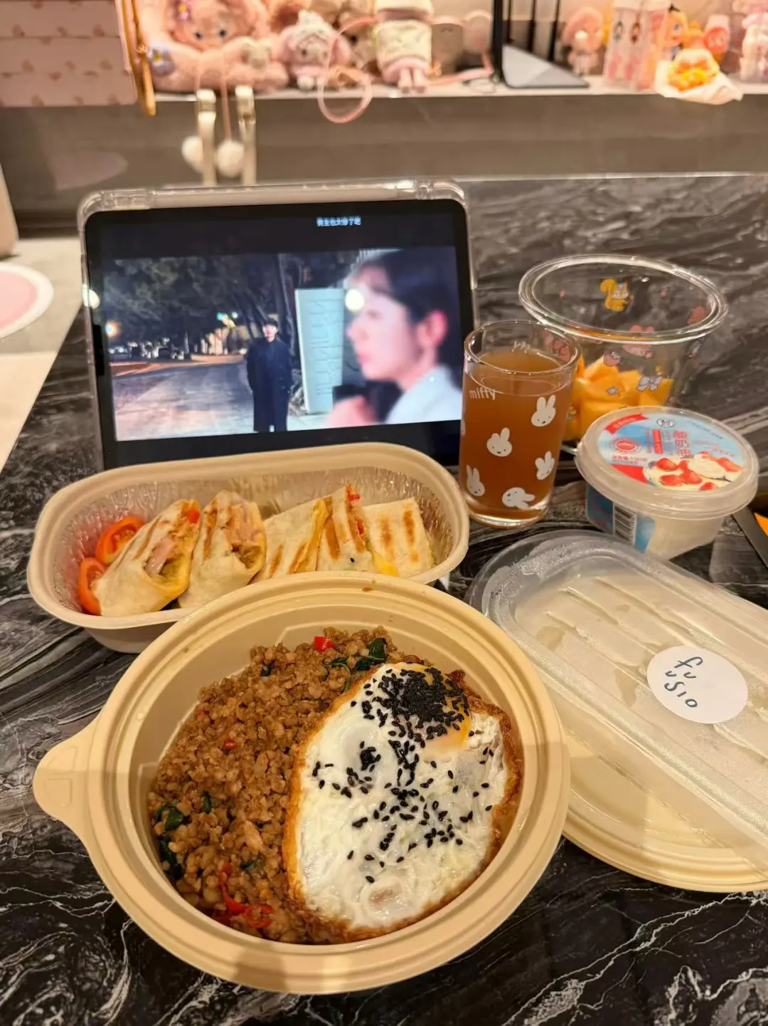 享受自己的居家生活
#下班后要好好吃饭 #独居一个人也要认真吃饭哦 #一人住一人