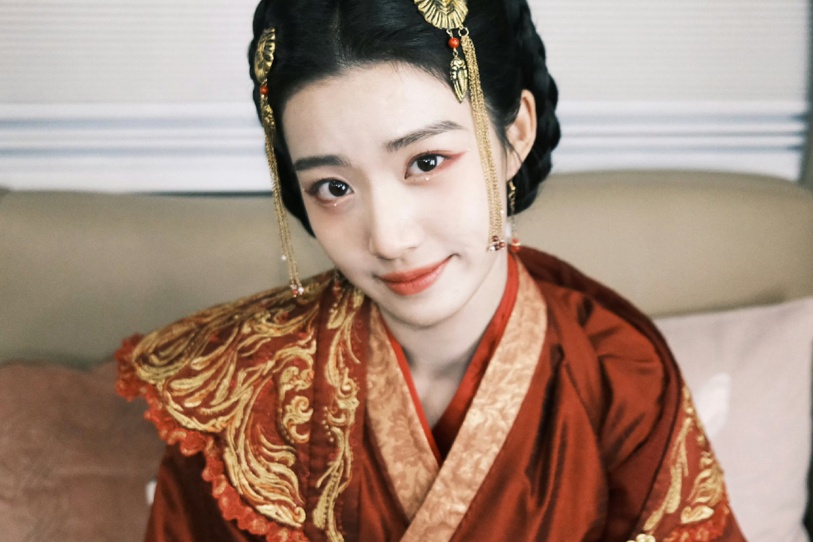 #张凌赫卢昱晓要二搭了#
不过一道浅浅的沼泽，能否陷你片刻 ​