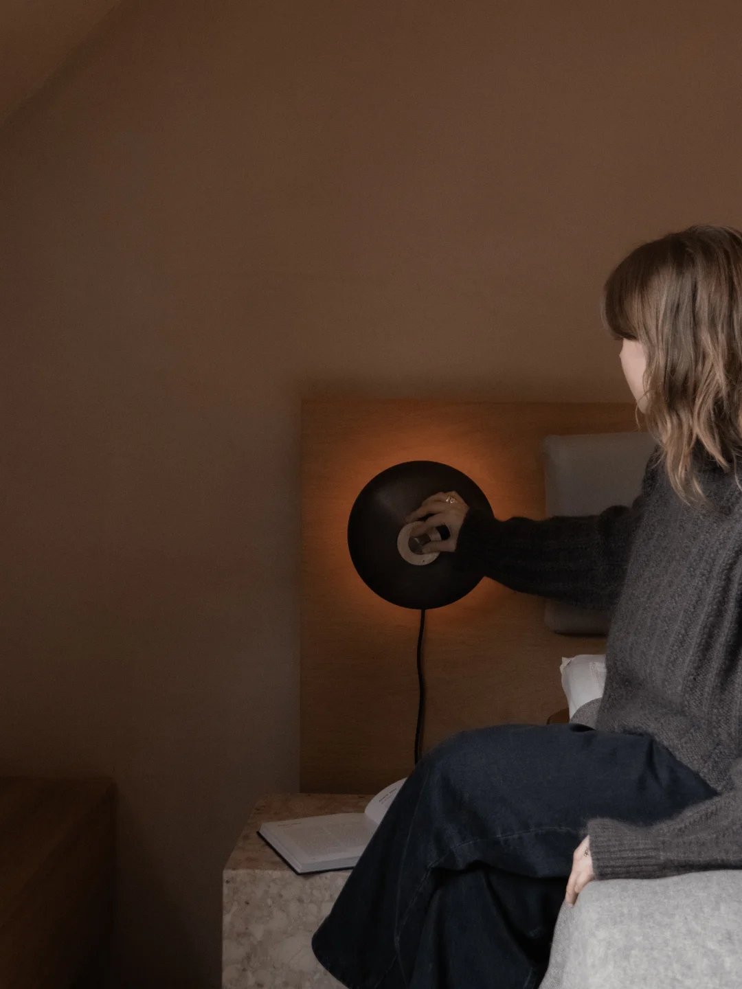 Reverse 壁灯：造就张力的几何游戏