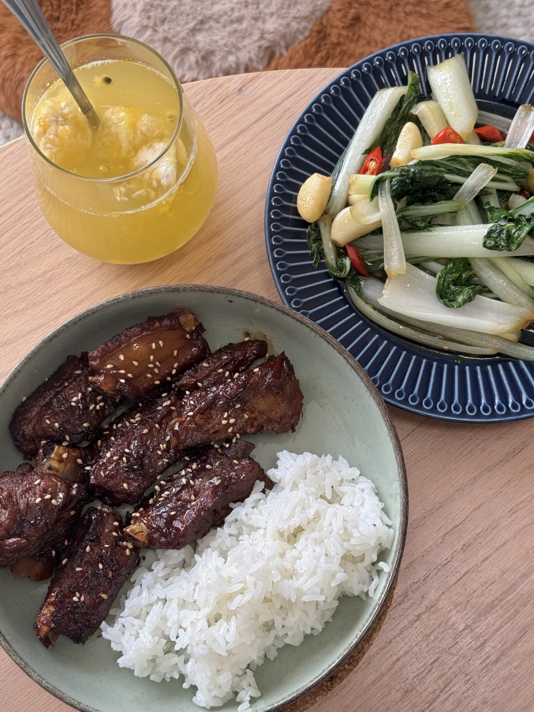 这俩月吃的大米饭比过去一年都多