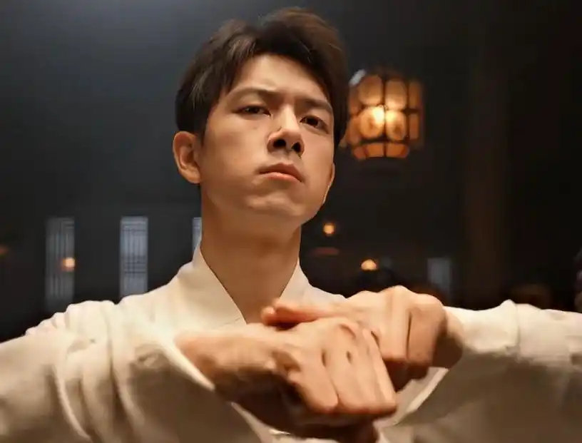 《我不是大师》首播，观众炸锅：李现演技被吐槽，剧情太俗套 ​