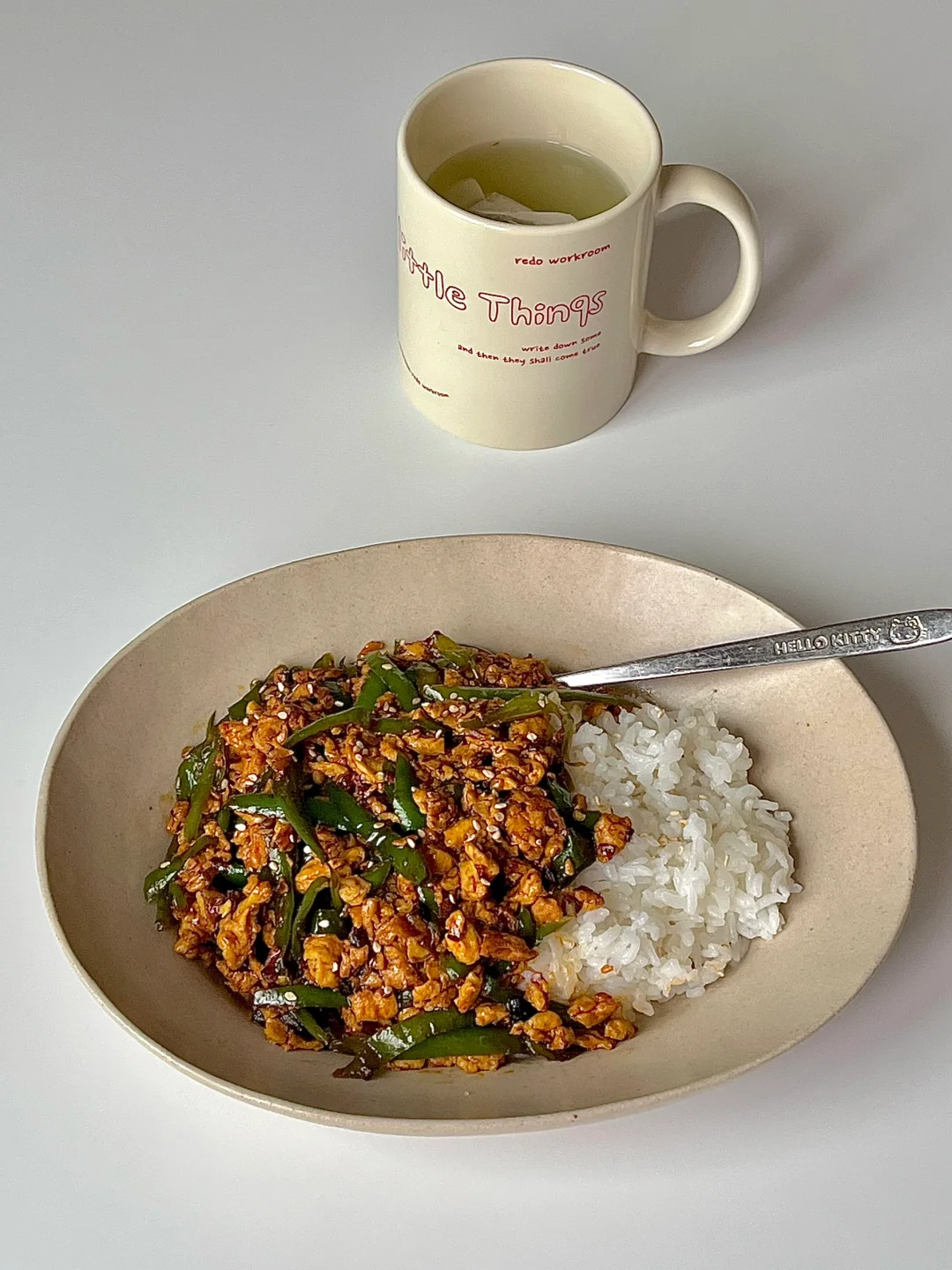 ☀️周末的早午餐｜巨下饭老干妈青椒炒蛋盖饭