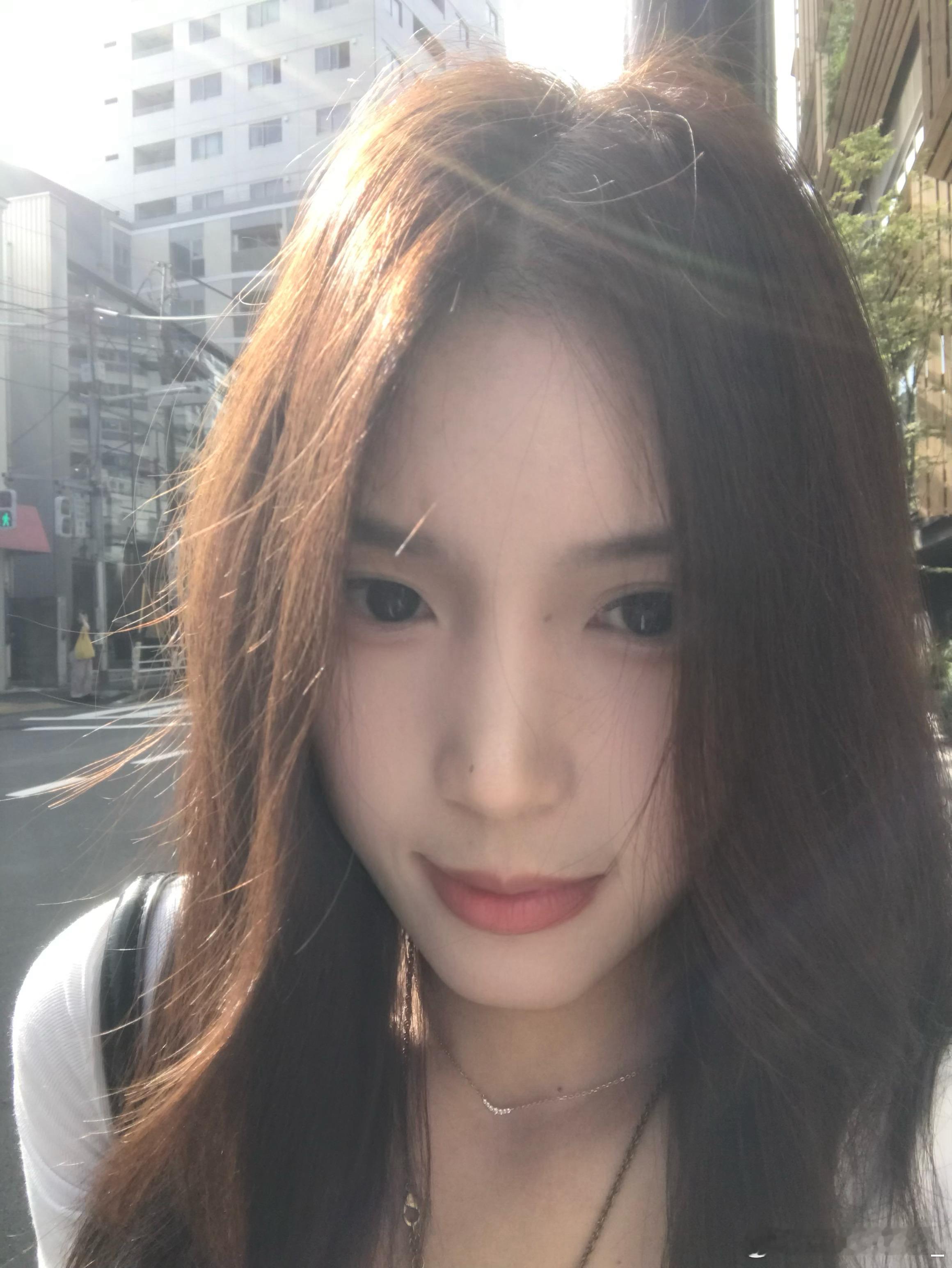 陈冠希，出来吃饭。  ​