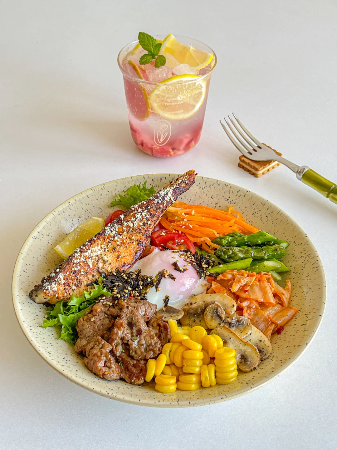 春日干净饮食🍃三文鱼牛肉波奇碗🍣芭乐汽水