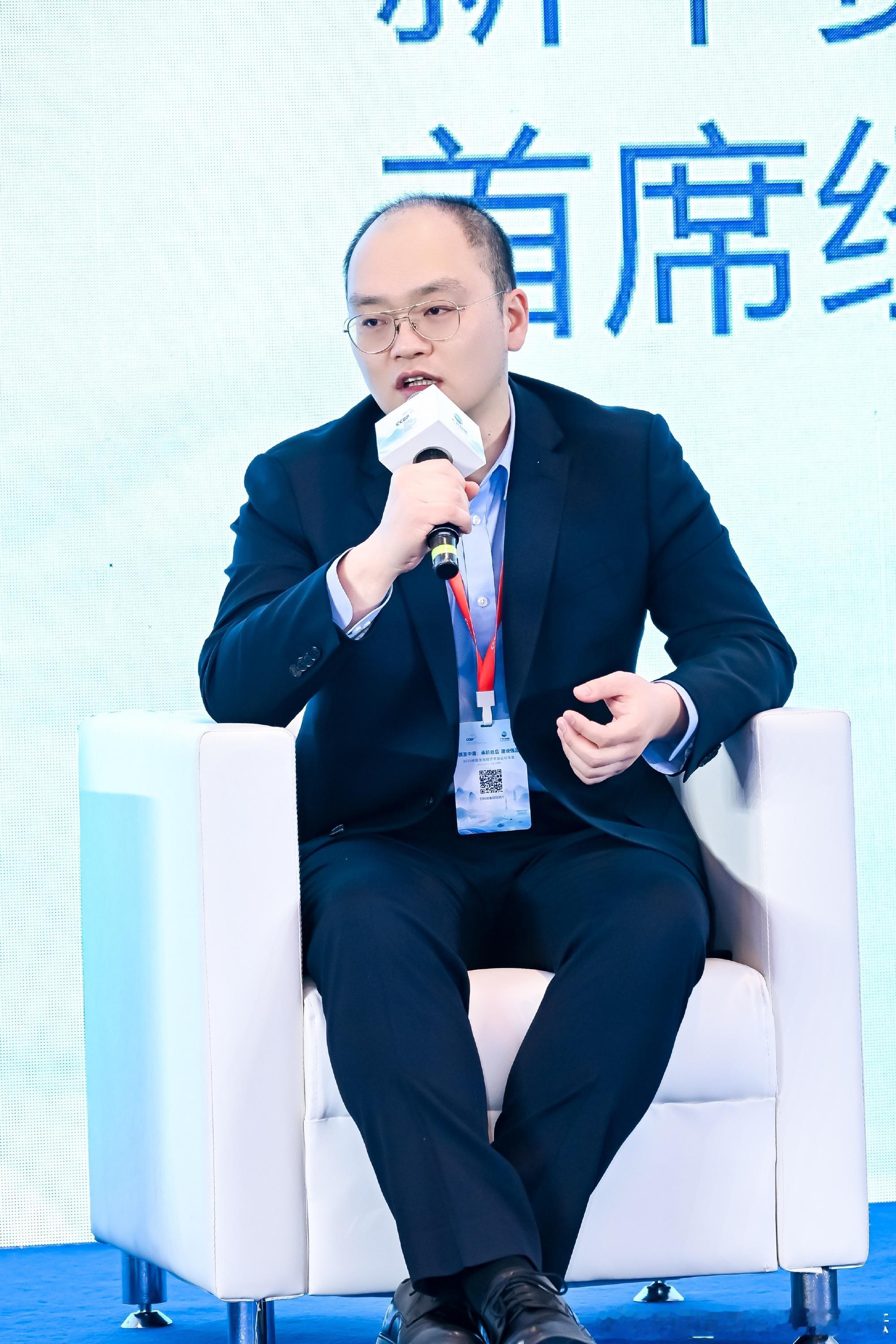 程强：华为“韬定律”——重构半导体演进范式，开启产业换道超车新周期程强...