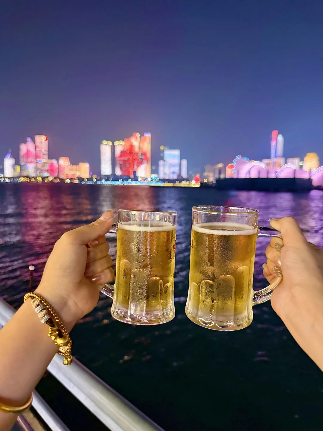 感觉是青岛目前top海景灯光秀餐厅！！