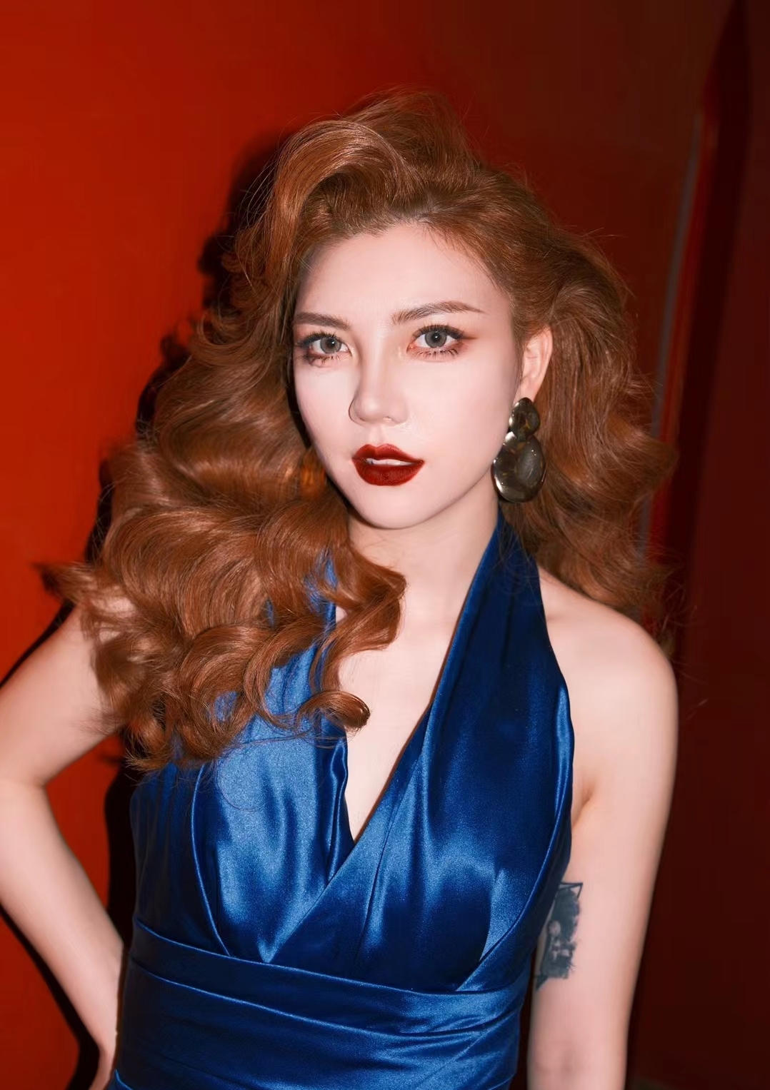 原来明艳动人的小姐姐才是我喜欢的