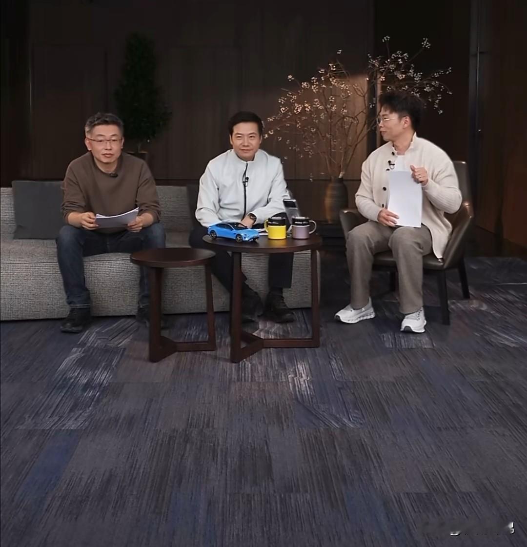 这几天的万能的大熊和小米的热搜。雷总今天明确表态：这根本不是什么KOL...