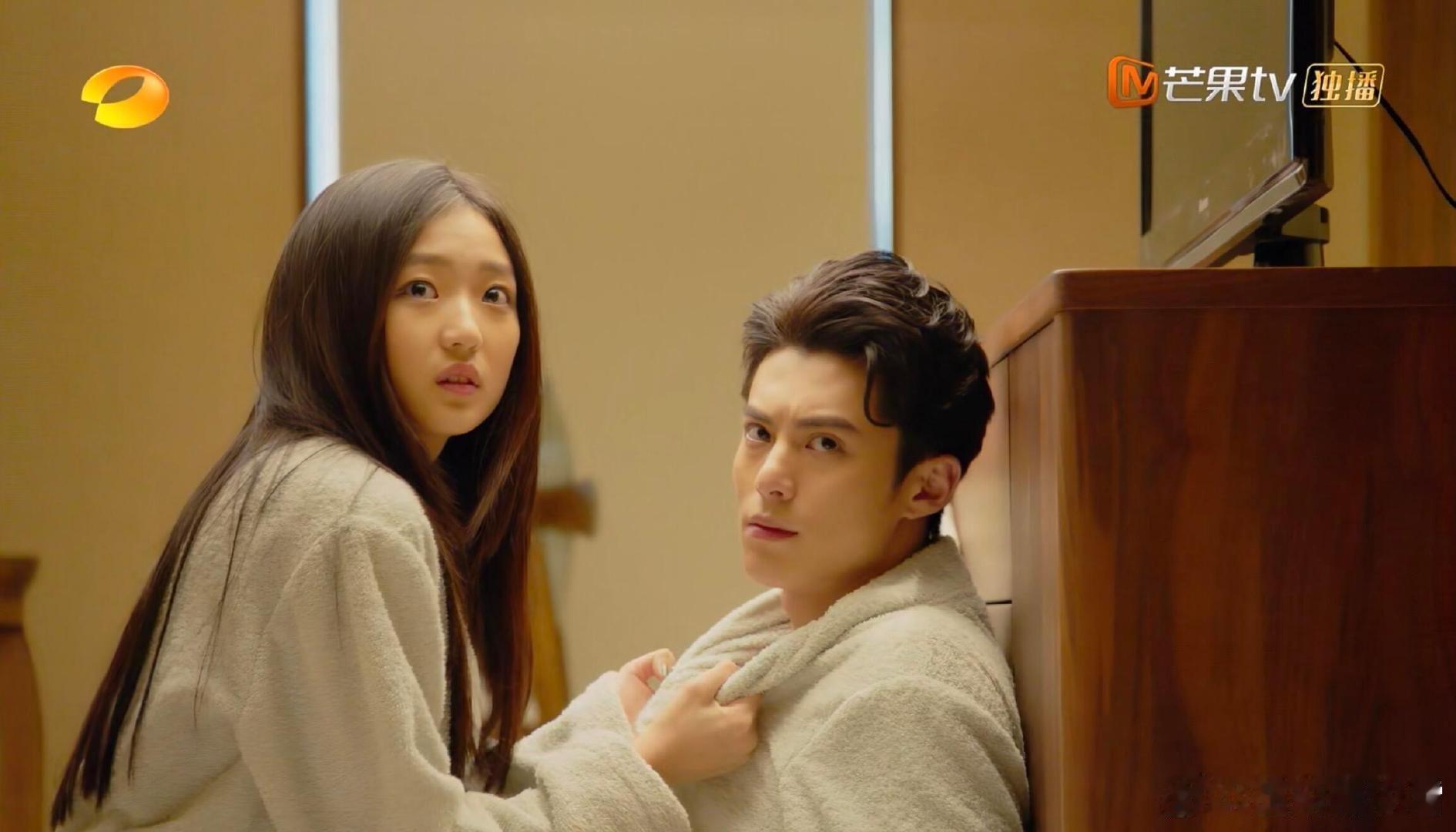 #孙千居然是王鹤棣版道明寺未婚妻#  

救命！今天才知道2018版《流星花园》里道明寺那个傲娇未婚妻何原姿，居然是孙千演的？？当年追的时候完全没对上号，现在再看简直像是换了个人！人红了脸真的会变清晰，这是什么次元壁破裂现场啊我的天。 ​