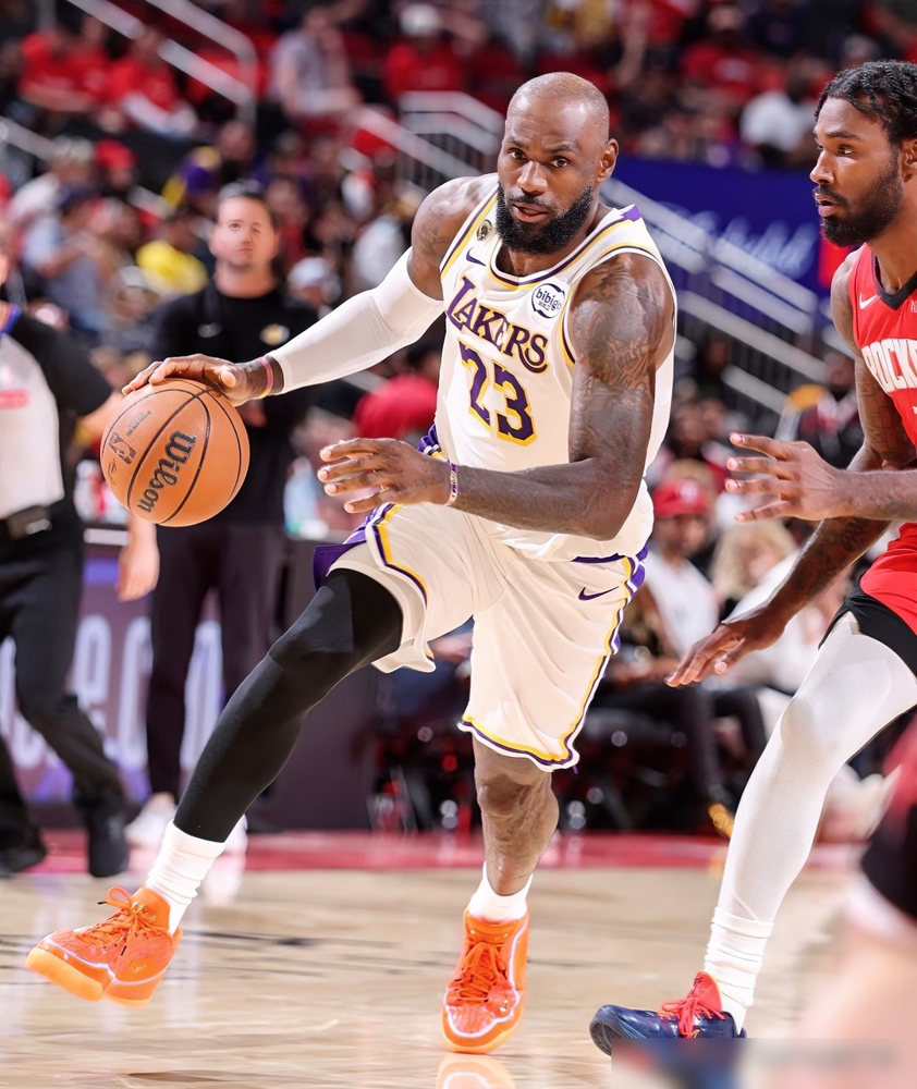 刚赢回一场遮羞布，休斯顿连夜开会，消息捅破天：除了杜兰特，全都能卖！...