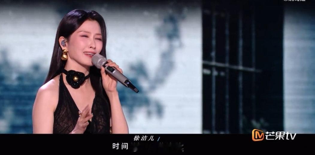 [超话]，用心演绎舞台，实力收获全场喜爱。 ​​​