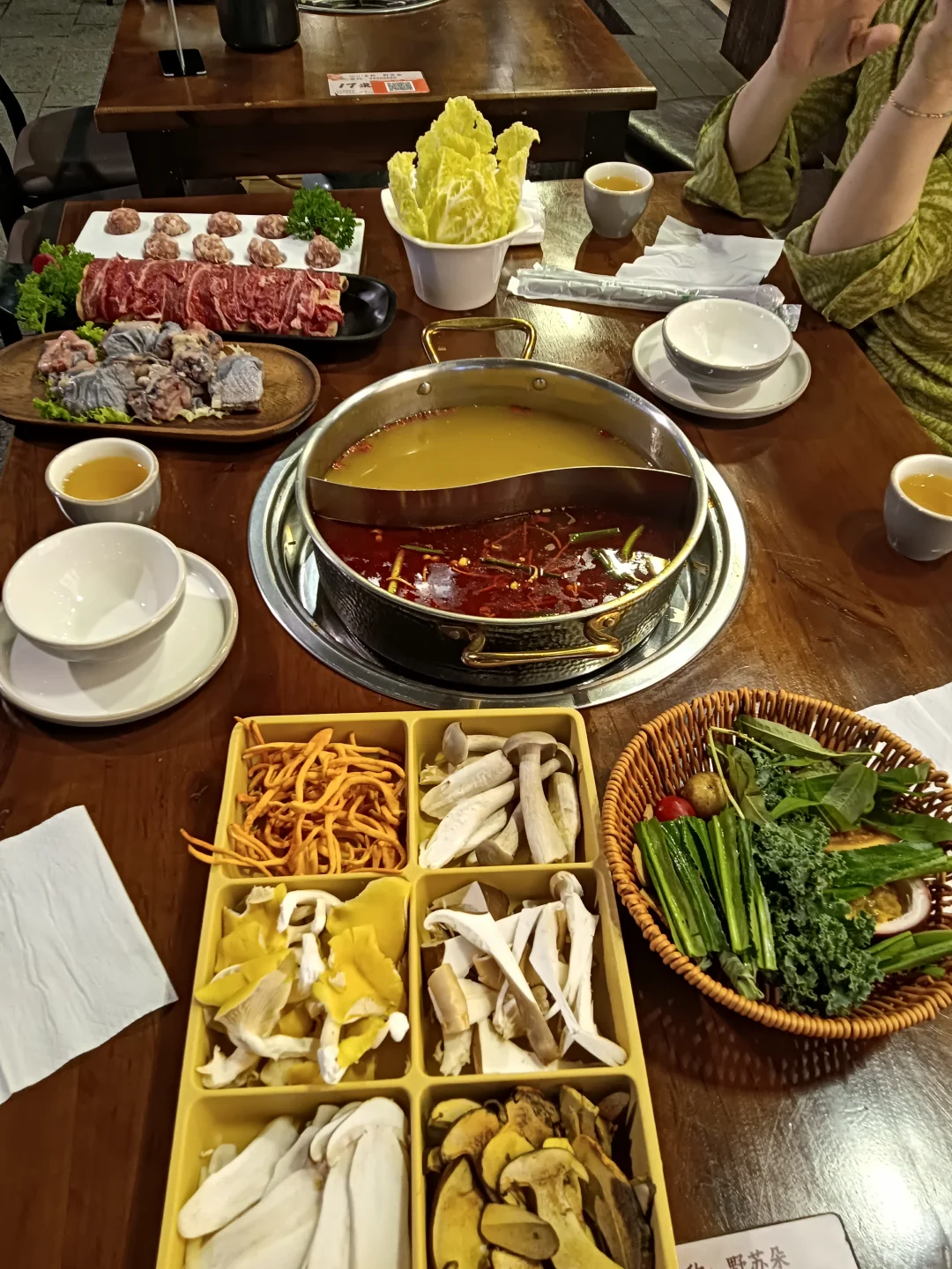 逛完大理洋人街这锅菌鲜直接封神🍲