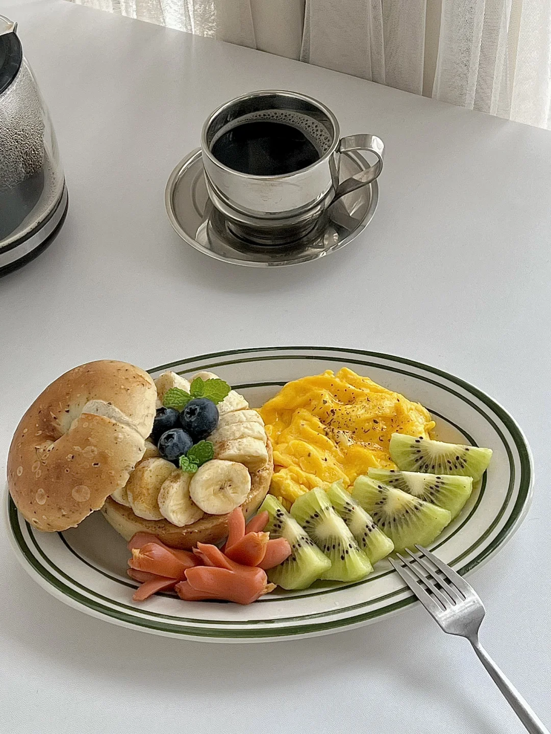 ☀️工作日早餐｜香蕉花生酱贝果三明治早餐盘