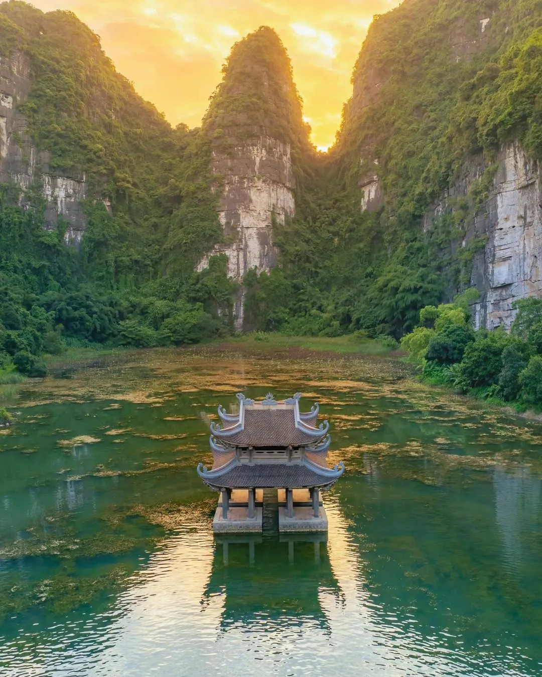 亭子还是和山水最配
