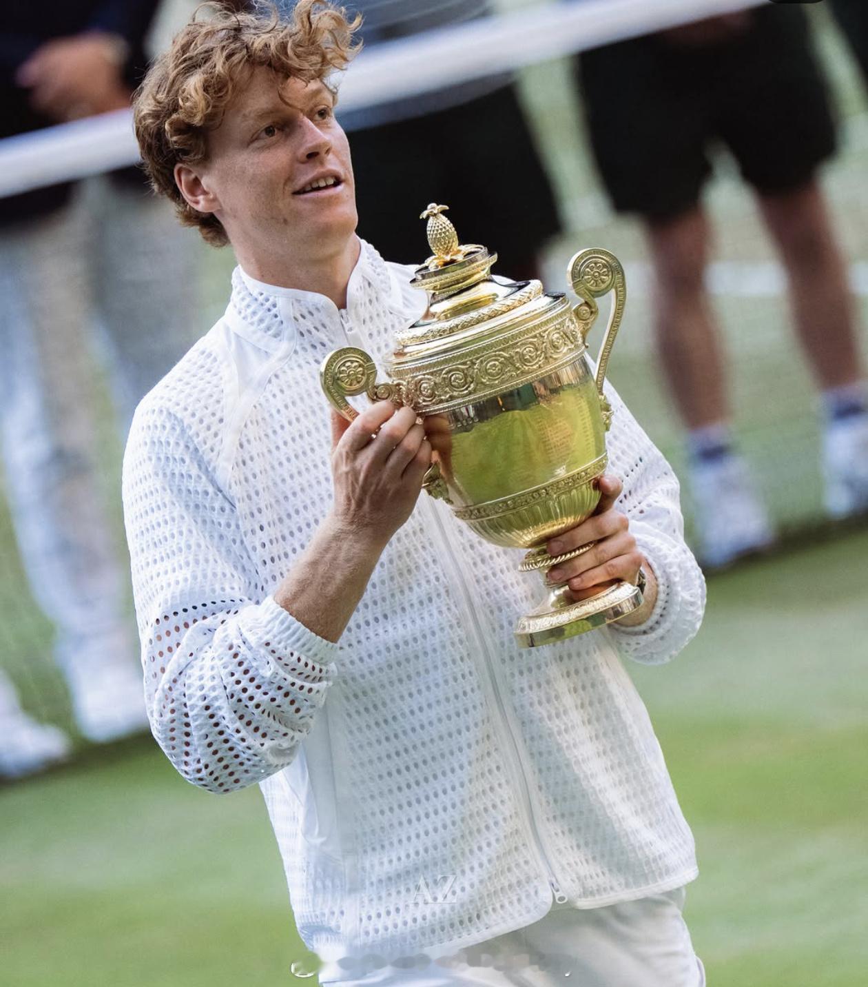 温网结束好几天了，还在回味那几个瞬间🎾  辛纳卫冕，稳得像定海神针。...