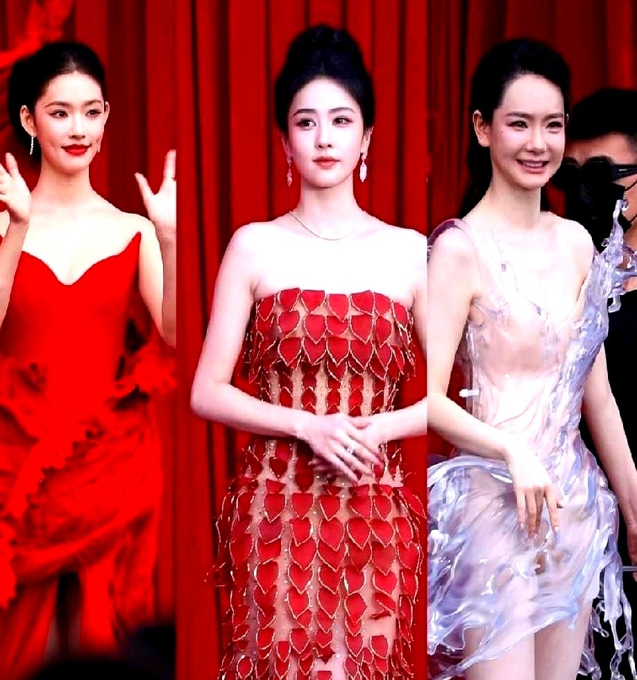 戚薇把“塑料壳子”套在身上走红毯那刻，快门键差点按冒烟。

3D打印压出来的模具死死卡在腰上，前胸支棱着硬材质。她不提裙摆，走起路像个机甲战士，硬生生把科技馆搬进名利场。

再看旁边，男星把自己裹得严丝合缝。几个小花踩着恨天高，把高定裙穿出五五分，头顶扣个土味帽子，满场暗黑风乱窜。

以前走红毯拼身