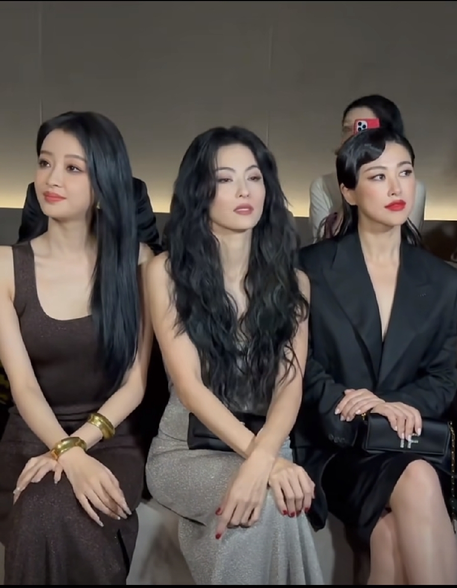张柏芝在女明星中就像偷偷开了高清，同框居然完全不输孙怡和朱珠………