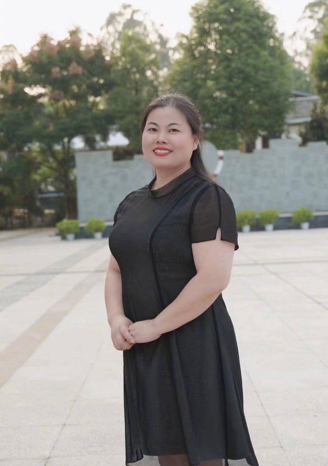 【#特教女校长让33名残障孩子圆梦大学#】#视障学生手捧通知书哽咽感谢沈妈妈#9月10日，2026年全国“最美教师”名单公布，内江市威远县特殊教育学校党支部书记、校长沈泽花光荣入选。她也成为今年四川省唯一获此殊荣的教师。从事特殊教育31年来，沈泽花送走了一批又一批的学生，他们有的考上大学，有的 ​