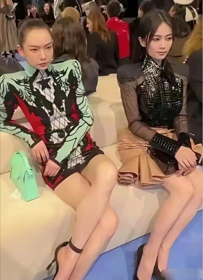 戚薇这礼服是非﻿‌穿不﻿可吗？‌白鹿估计﻿⁠⁠快憋不住‏‏笑了，⁠全程不敢看她‏。 ​