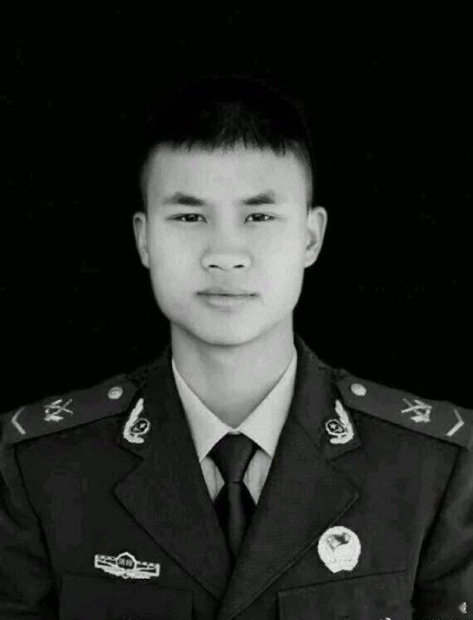 消防英雄谢勇，你从几十米高空坠落，砸向人们无底的绝望，壮烈牺牲，时年仅21岁。[伤心] 
让我们一起记住他的名字：谢勇[赞] ​​​