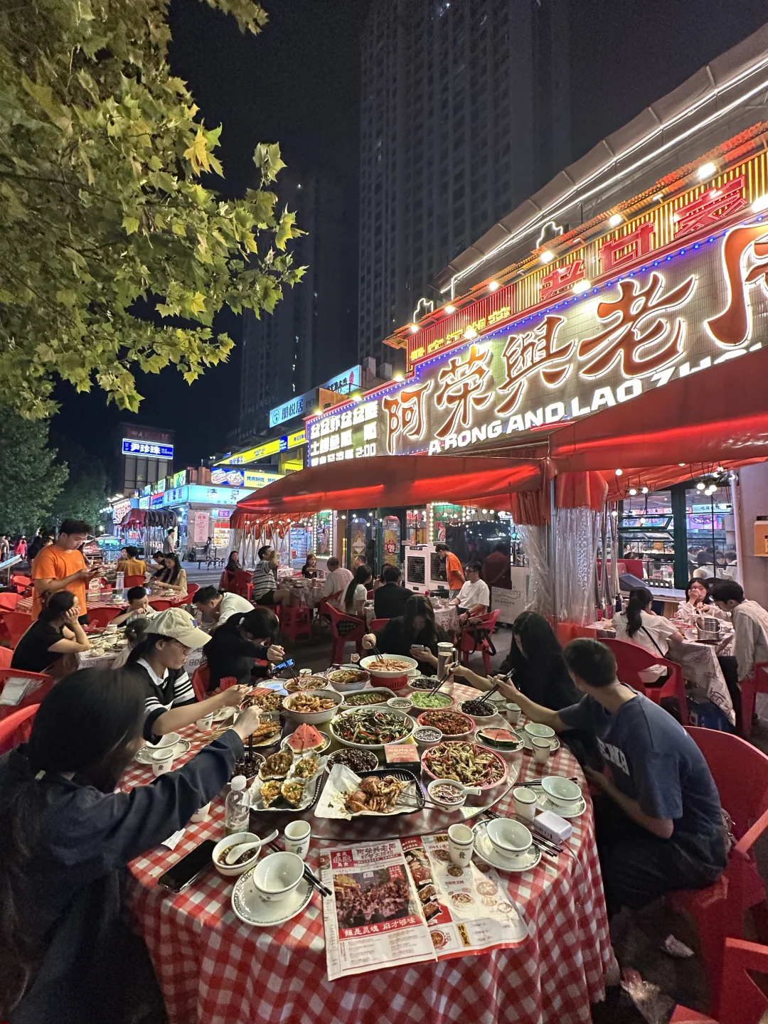 重庆怎么可以把大排档做到这种程度……