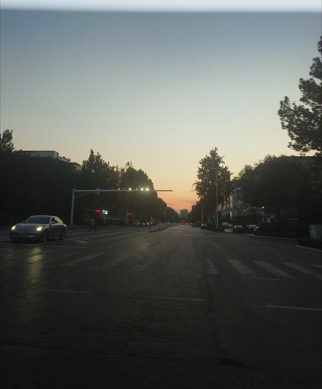 网约车司机站哪来哪接，自己的人来接能给忘了嗖嗖自己走了，这这这。。。 ​