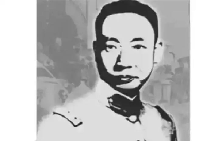 1949年，39岁蒋经国抵台，无职无权被毛人凤派人盯了八个月，连出门都有“车夫”尾随；三年后一颗子弹送杜长城上黄泉
蒋经国合上手里的《曾文正公家书》，看了一眼窗外。扫地的杂役正弓着腰，动作很慢，但脖颈的线条一直绷着。他收回目光，继续磨墨。
台北的夏天潮热，但他书房的门窗总留着一条缝。外面街角停着一辆