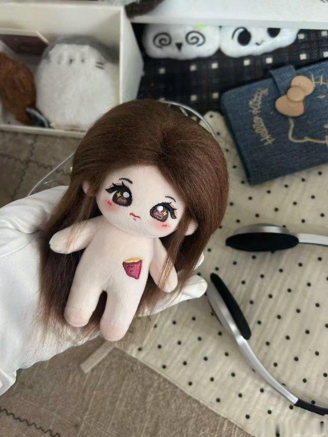 #张艺凡[超话]#已下单凡国第一个女娃啊啊！！大家多多支持一下！！ ​