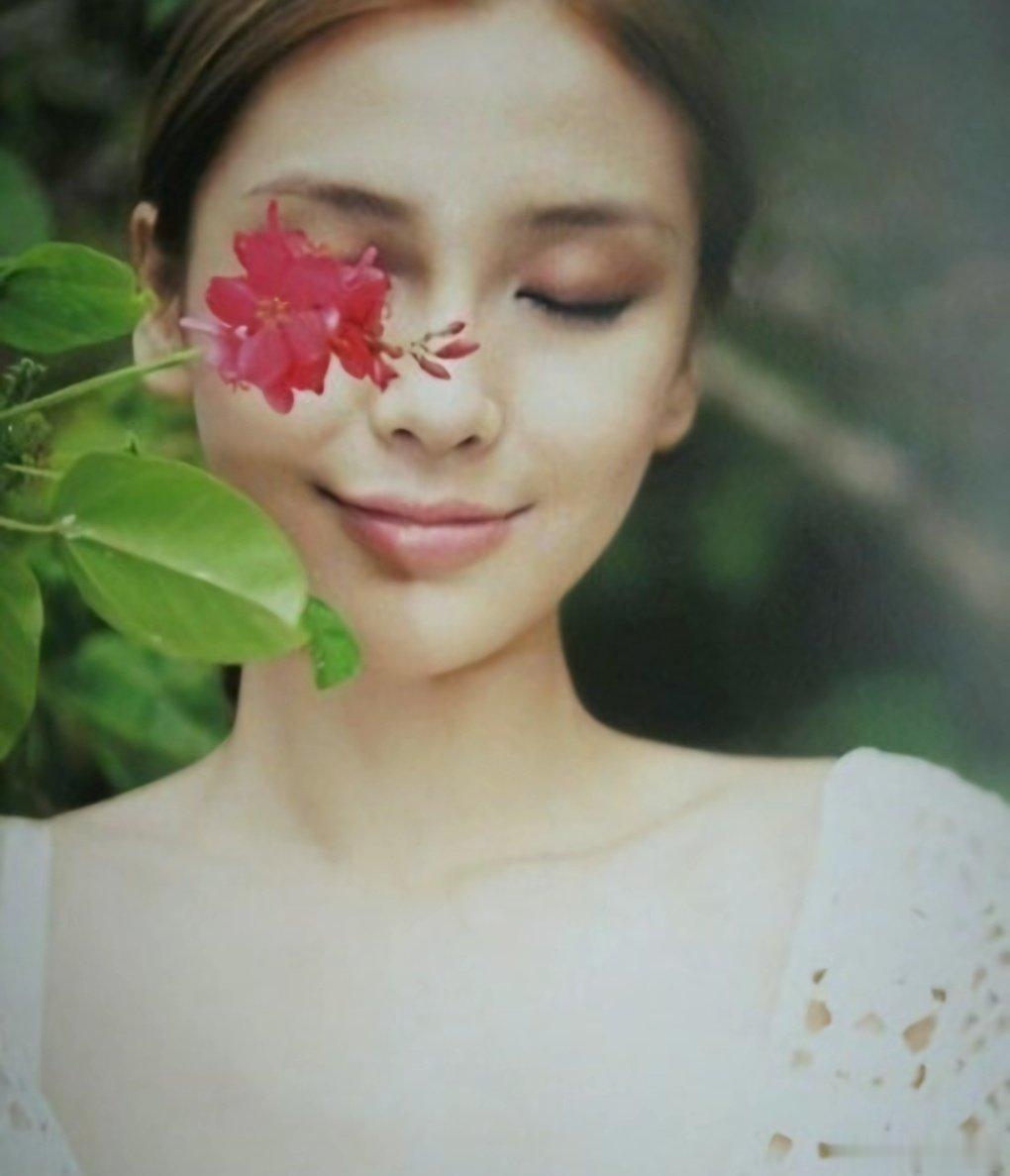 #angelababy[超话]# [心]#angelababy# 
好想随便找个姓杨的851嫁了 ​