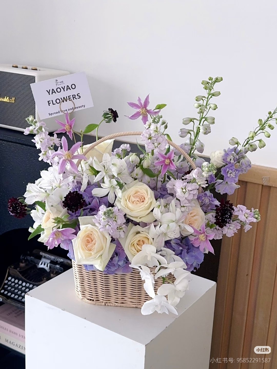 #张碧晨[超话]# 宝儿去梅婷老师家吃饭还给老师带的花，好漂亮，真好！ ​