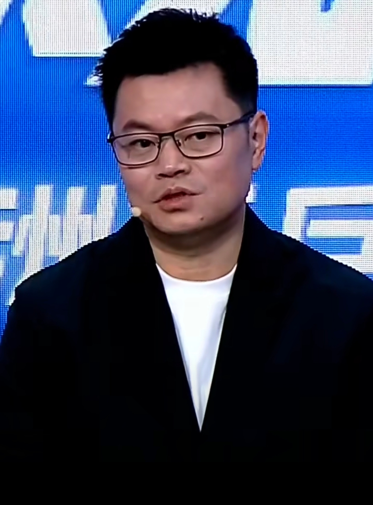 就像侯英超说的，以前的削球手都没有机会进入团体赛名单，更别说打前两号主力、打两场比赛，这放到以前不敢想象，因为大家打削球的能力都很强，削球手上来就等于送分。

而现如今完全变了，削球手居然能拿我们两分，作为主力运动员来说，一定不能有任何短板，不然会非常影响排兵布阵，而我们的这几个主力很明显打削球能力