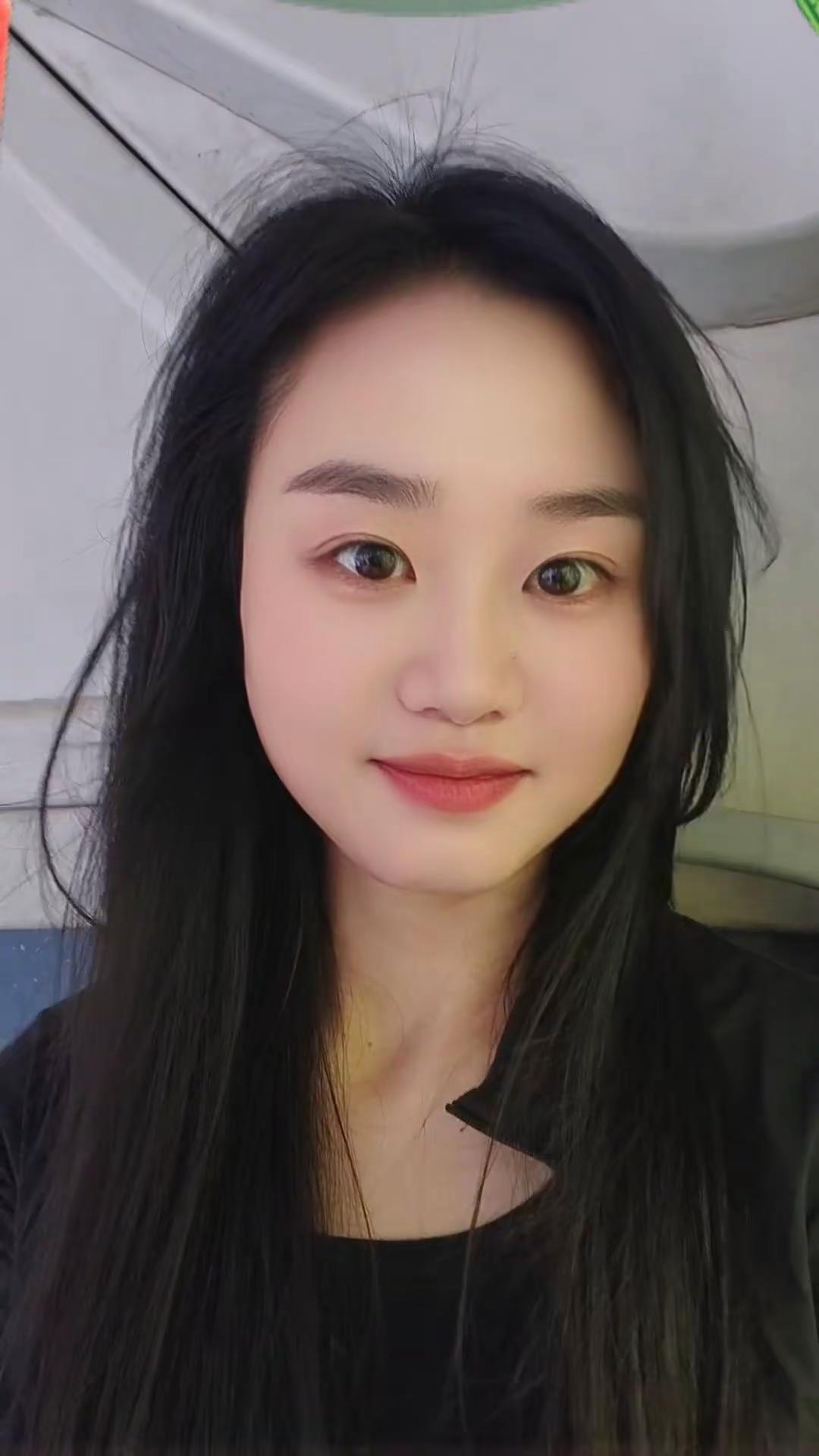 前奏一响，瞬间拉回旧时光。那时候的心事全都藏在任贤齐《心太软》的旋律里。一句“相爱总是简单，相处太难”，道尽多少人的遗憾、经典老歌任贤齐