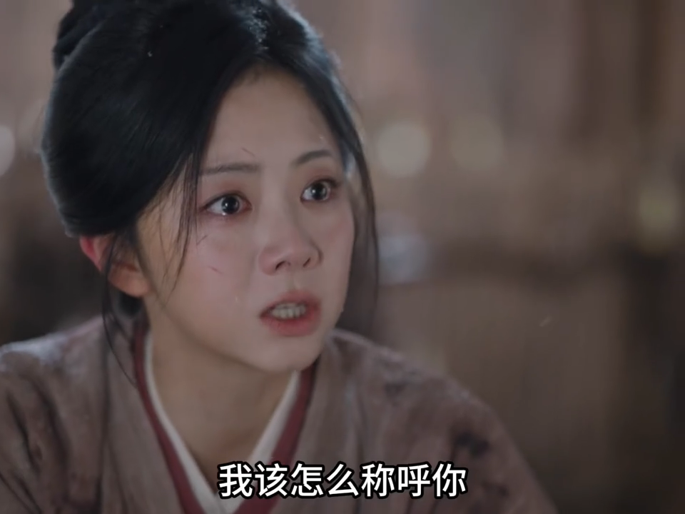 看完《兰香如故》，最触动我的不是跌宕起伏的剧情，而是女主在命运翻转后的那份静气。她从云端跌落泥淖，却没有被仇恨彻底吞噬，也没有用“逆袭”证明自己。深宅之中，人人都在算计，她却在一碗茶、一炉香、一次低头里，守住了做人的底线。这种克制，反而让“兰香”二字有了更深的意味：真正的香，不