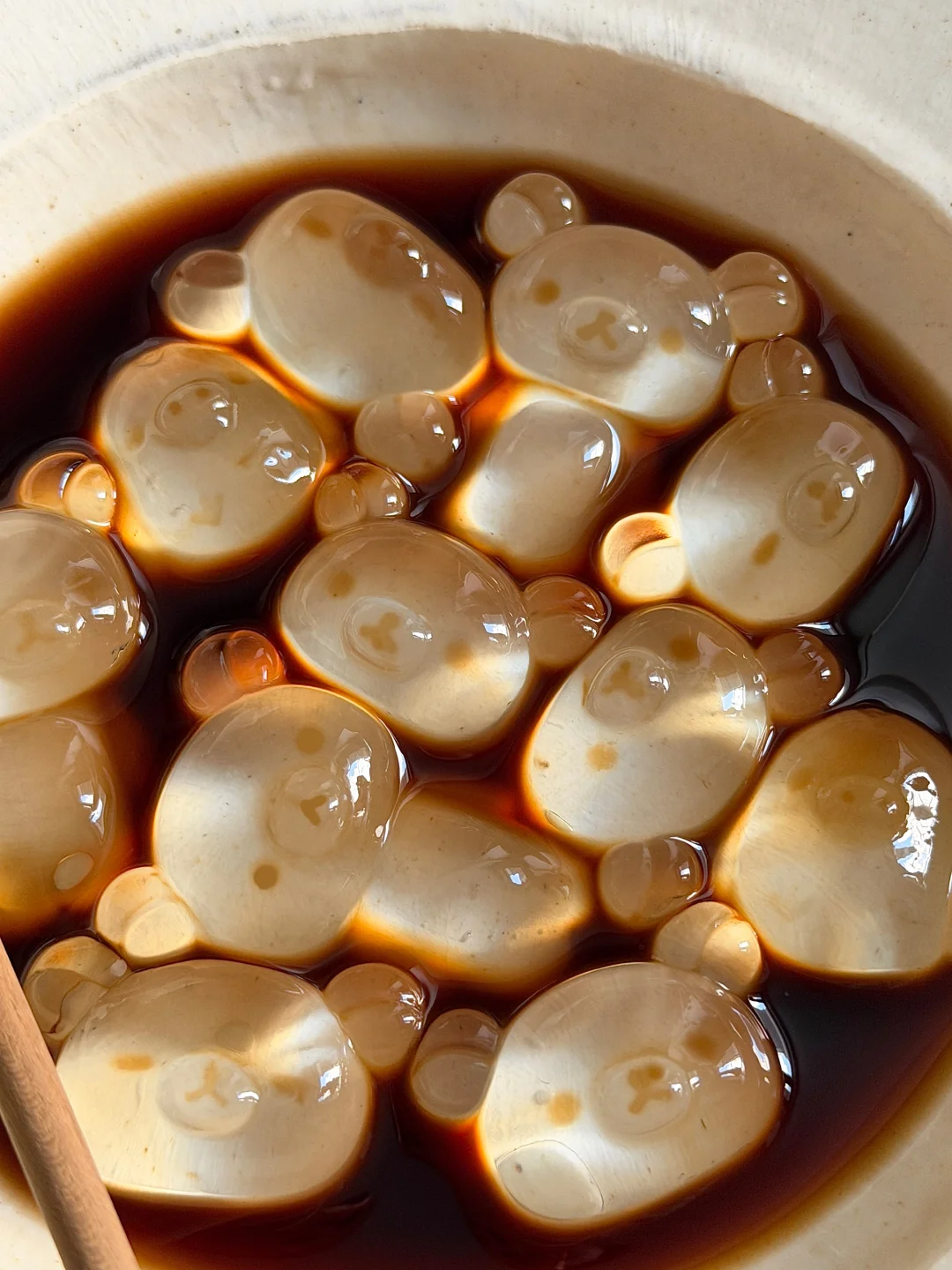 （˶ ╸㉨  ╸˵） 轻松熊红糖冰粉～