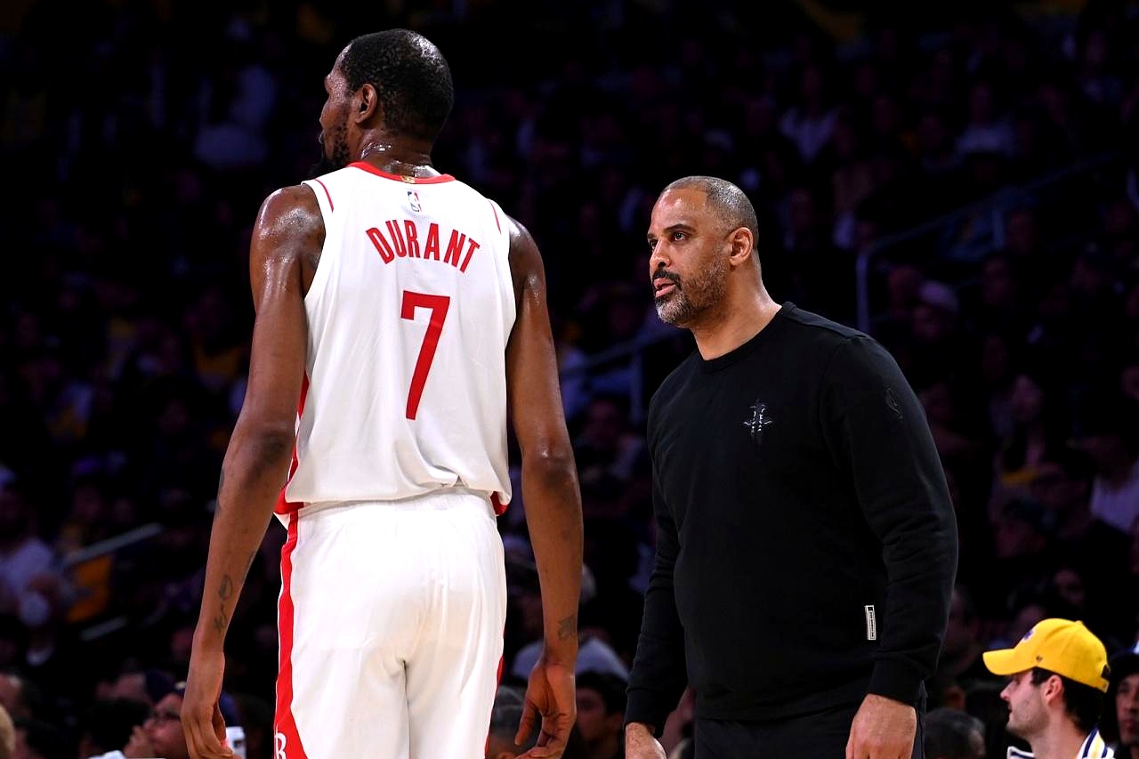 37岁的杜兰特，还能这么拼？    常规赛硬扛78场，场均干36.4分...