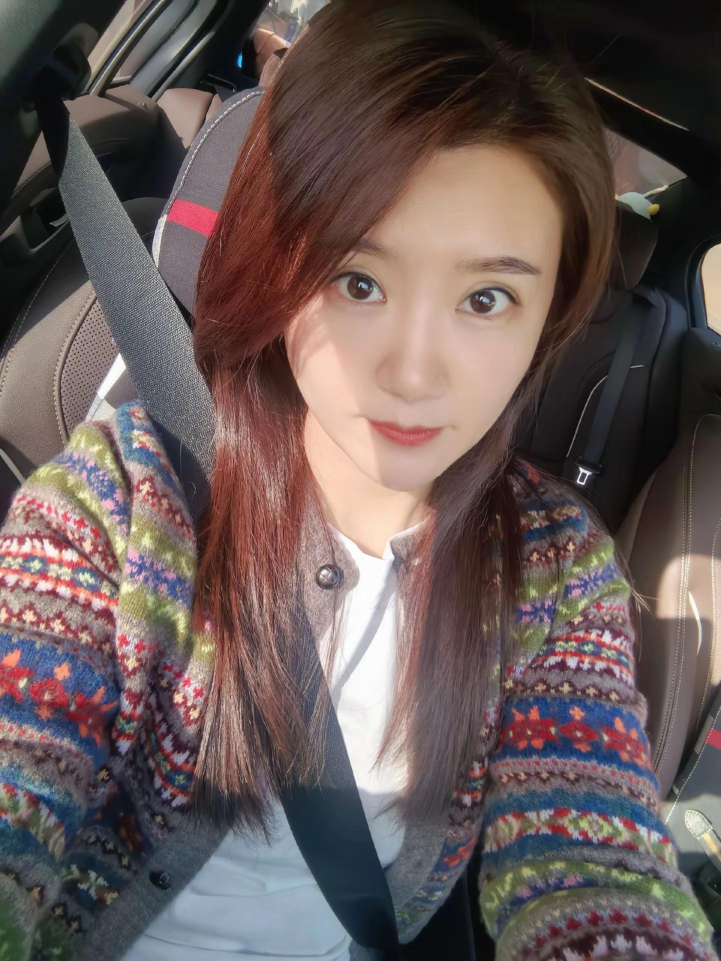 当你把人性看透 你就喜欢独处 不愿意掺和无效社交 更不会讨好任何人！