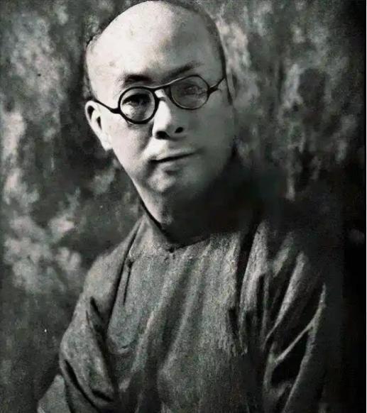 堡垒最容易从内部攻破！
高市早苗抗中最大的底牌变数？！
国家安全局要有动用足够的力量深度排查渗透隐患。比如阿里巴巴这个打着民族企业幌子地地道道的日本美国操控的外资企业。对从中国内部对战争制高点☞高科技信息产业，大数据、智能的高度渗透😈👽💀🕳️🔪，已经到了令人发指的程度！
 ​