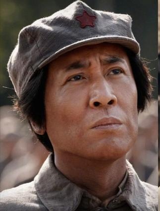 于和伟演毛主席，Not Good。

盼望着，盼望着，革命剧《伟大的长征》终于开播了。然而一集都没看完，果断放弃。对于主演于和伟，咱虽不了解，但是也知道他是一个非常敬业，知名的演员。

也许是我们一代成长史有关，大多数人还是喜欢看革命剧。毕竟《烈火金刚》让少年的我们热血沸腾；《开国大典》让青年的我们