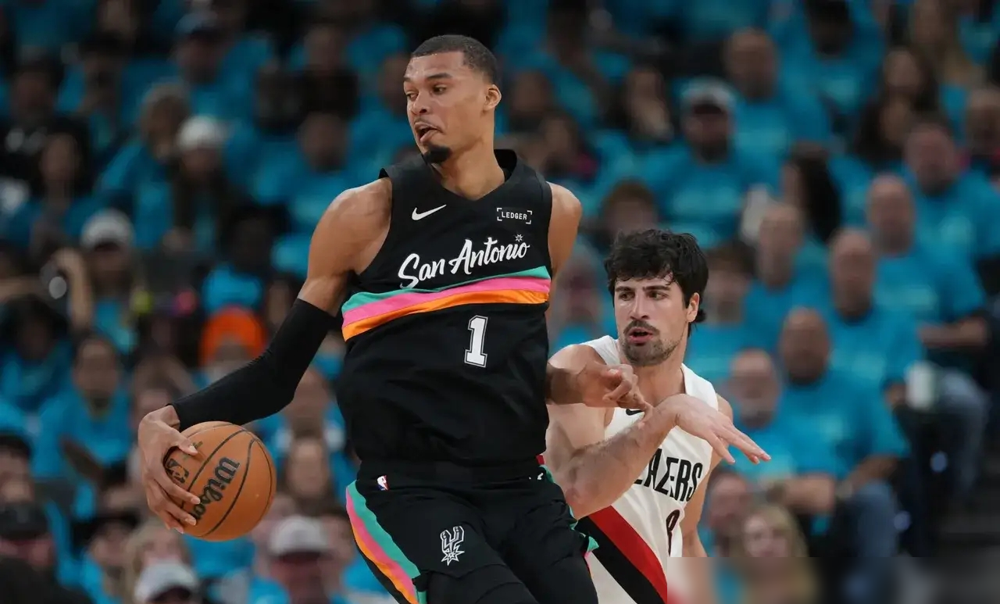 全网都在喷掘金是伪强队，约基奇输急了？我告诉你个冷知识，NBA历史上只...