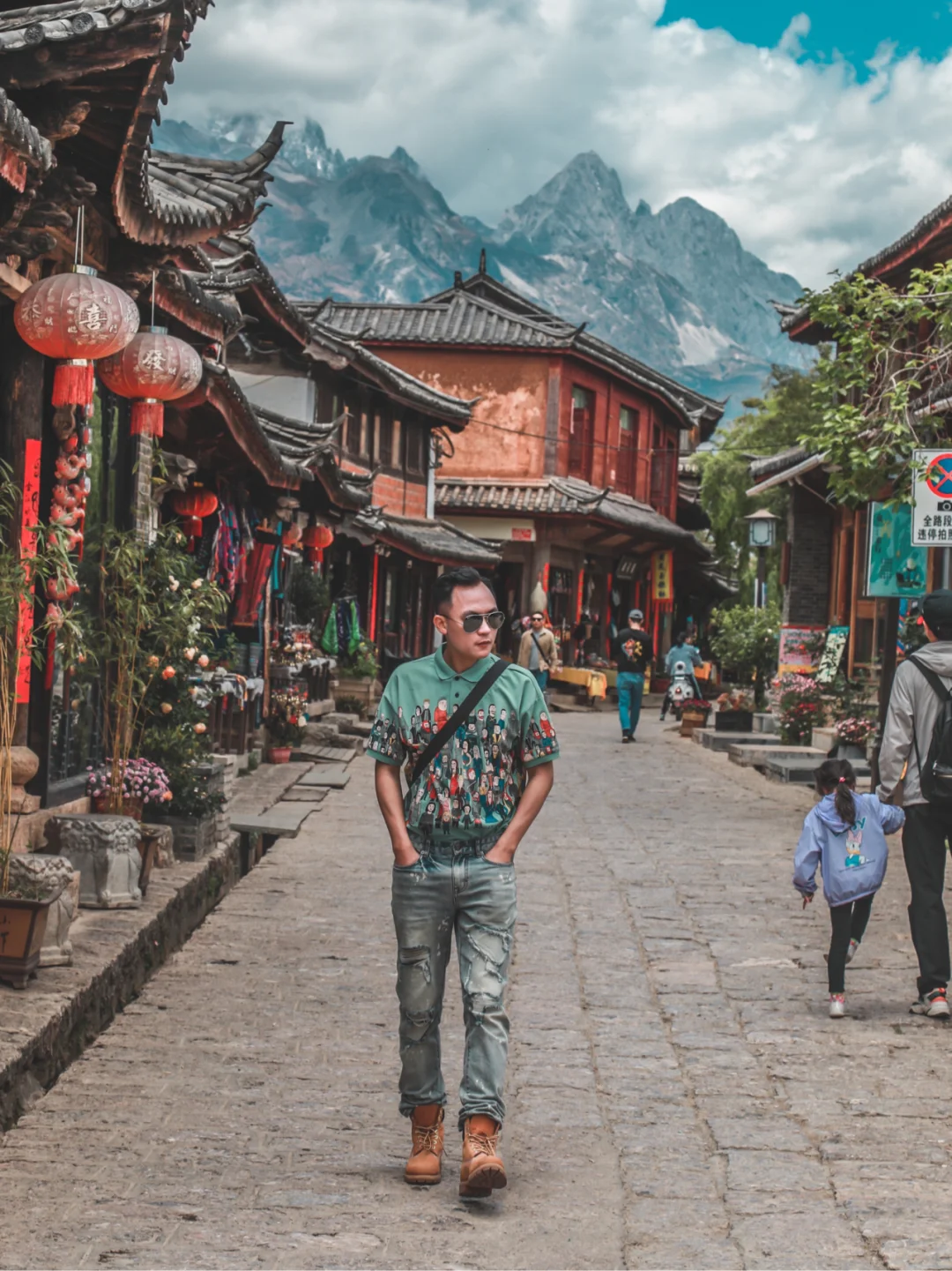 超适合拍照闲逛的古镇|喝着咖啡看玉龙雪山
