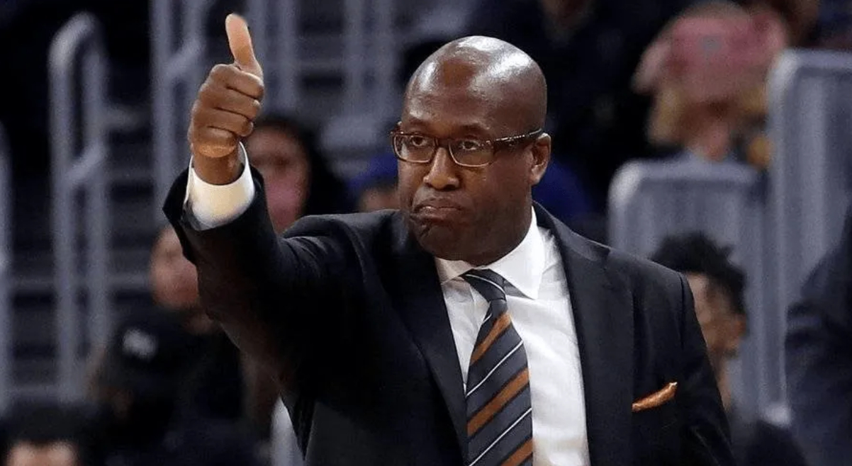 迈克-布朗谈判罚：我从没想过会在NBA总决赛中看到这种情况  今天NB...