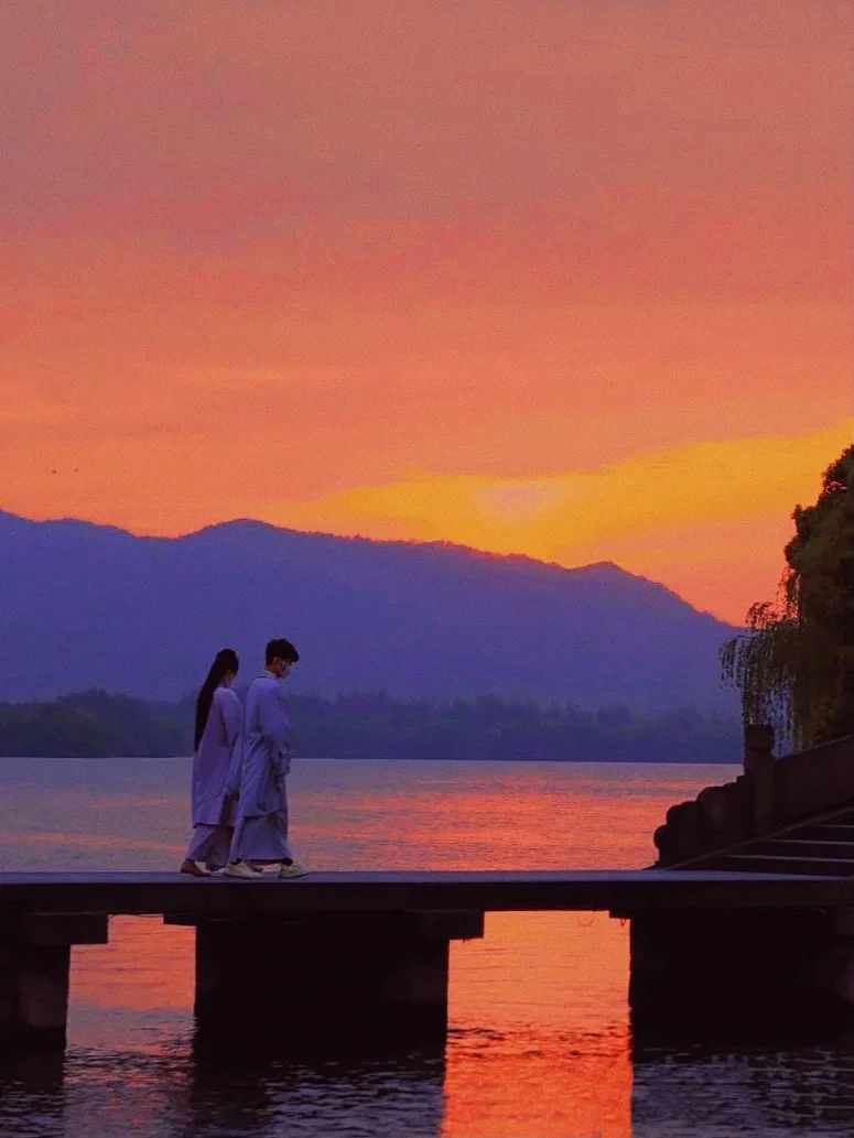 可恶！又被杭州浪漫到了，夏日橘子海日落