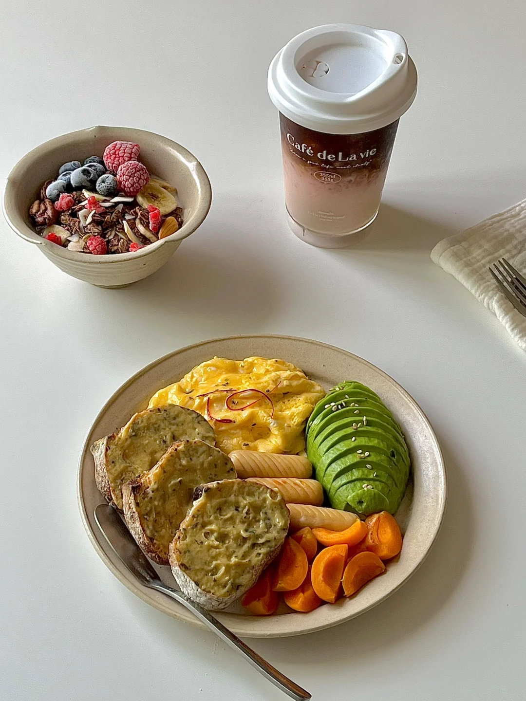 ☀️早餐分享｜黄油蒜香法棍早餐盘&燕麦碗 😋