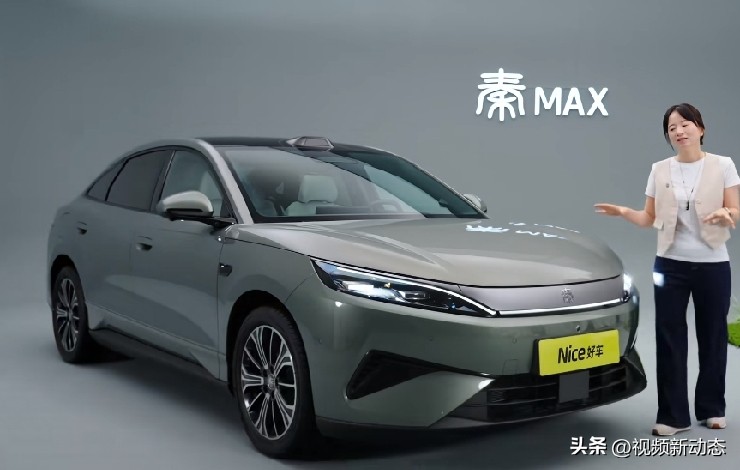 智驾分成两套方案，普通版本自带高速领航、自动刹车、全